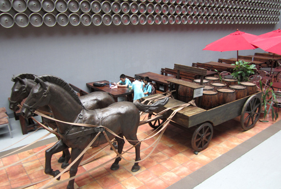 中世纪运啤酒的马车