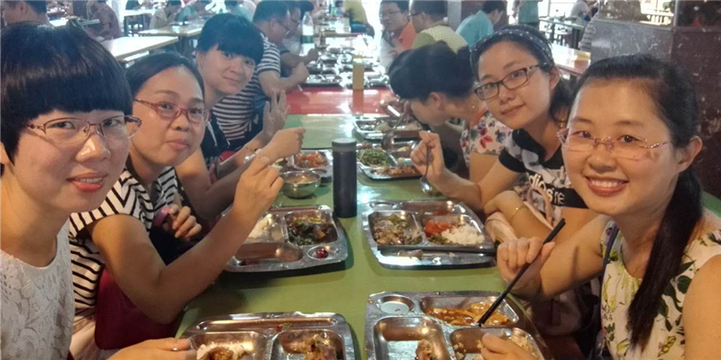 看学员们多开心!