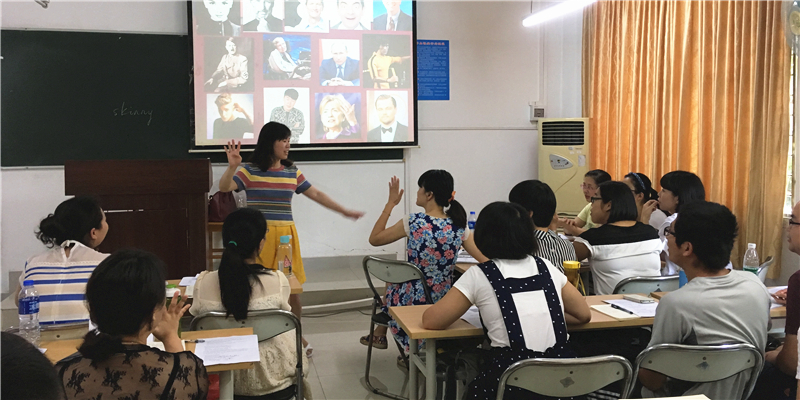 上课他们总是最积极响应老师的活动